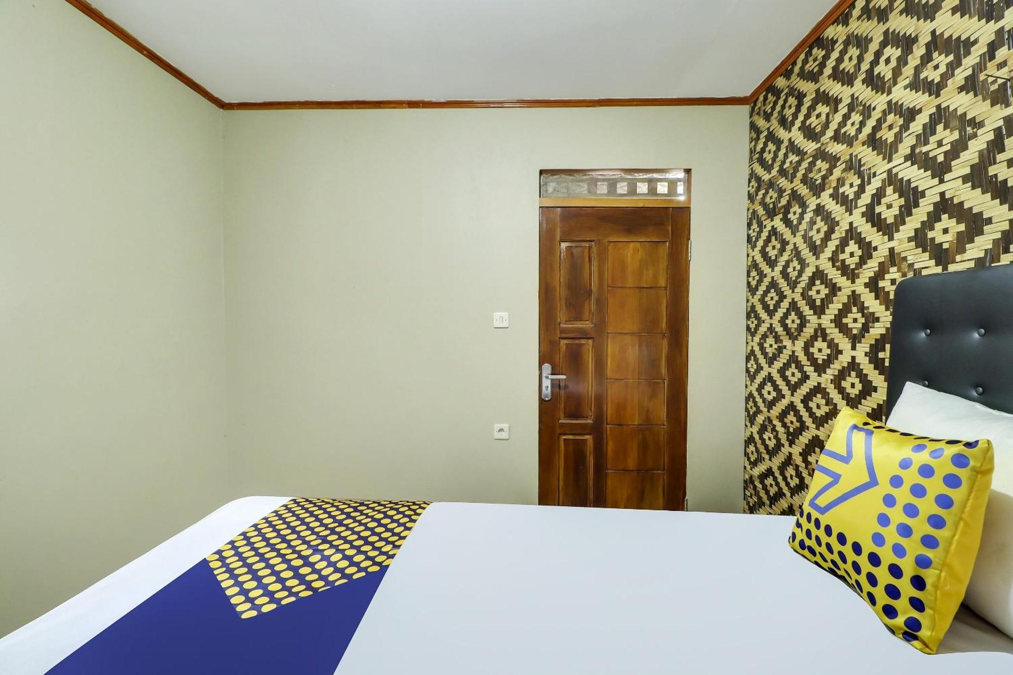 Oyo Homes 90956 Desa Wisata Guranteng Pendjalu Luaran gambar