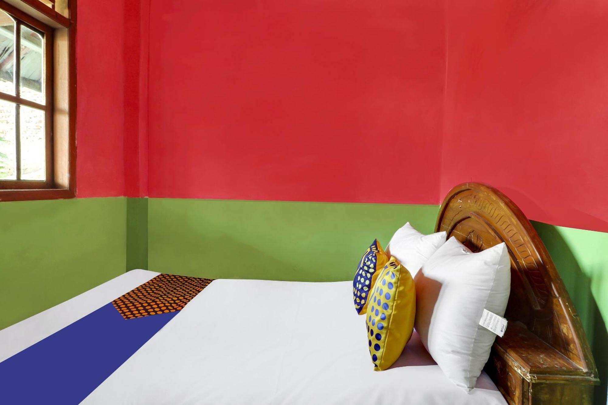 Oyo Homes 90956 Desa Wisata Guranteng Pendjalu Luaran gambar