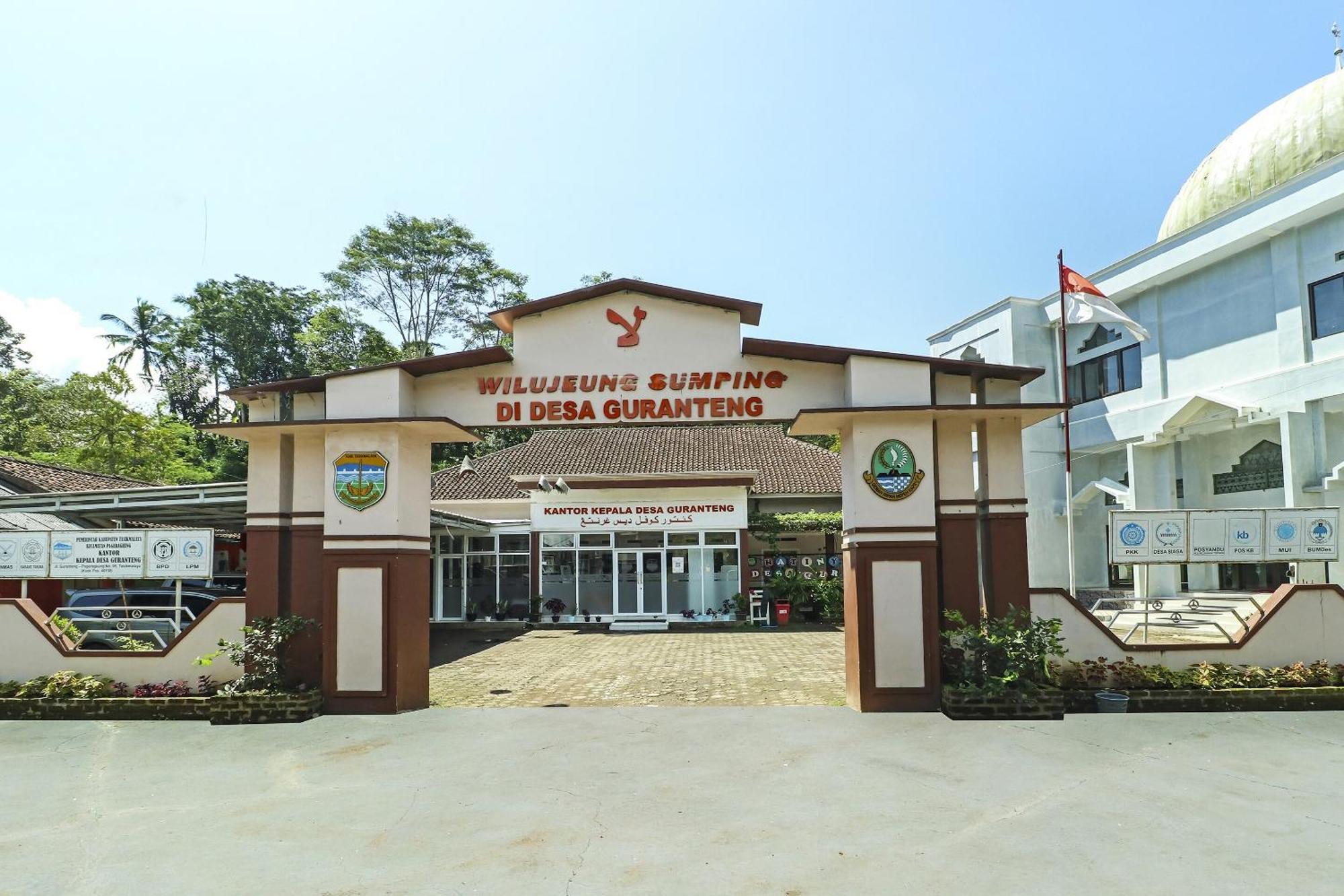 Oyo Homes 90956 Desa Wisata Guranteng Pendjalu Luaran gambar