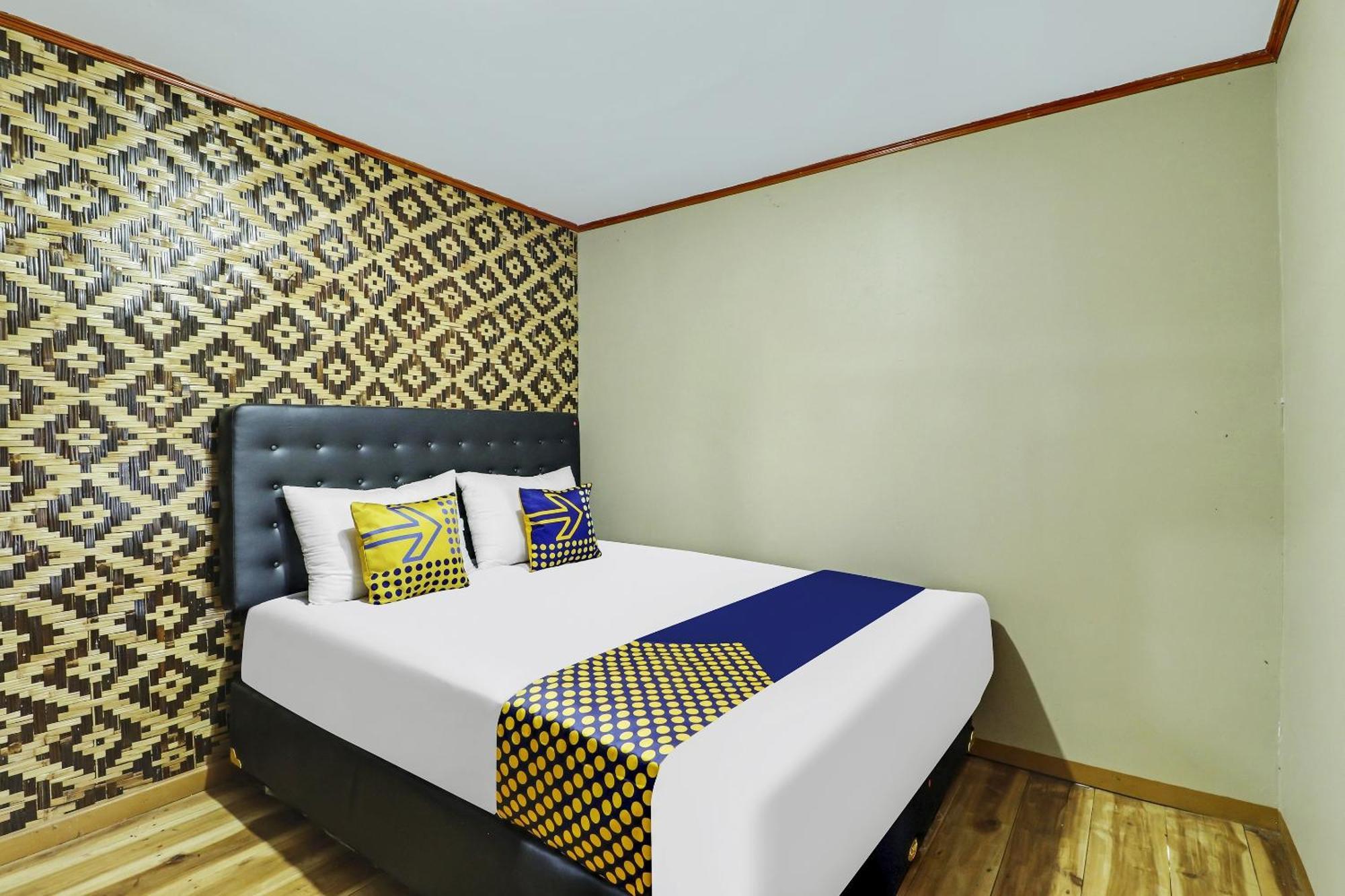Oyo Homes 90956 Desa Wisata Guranteng Pendjalu Luaran gambar
