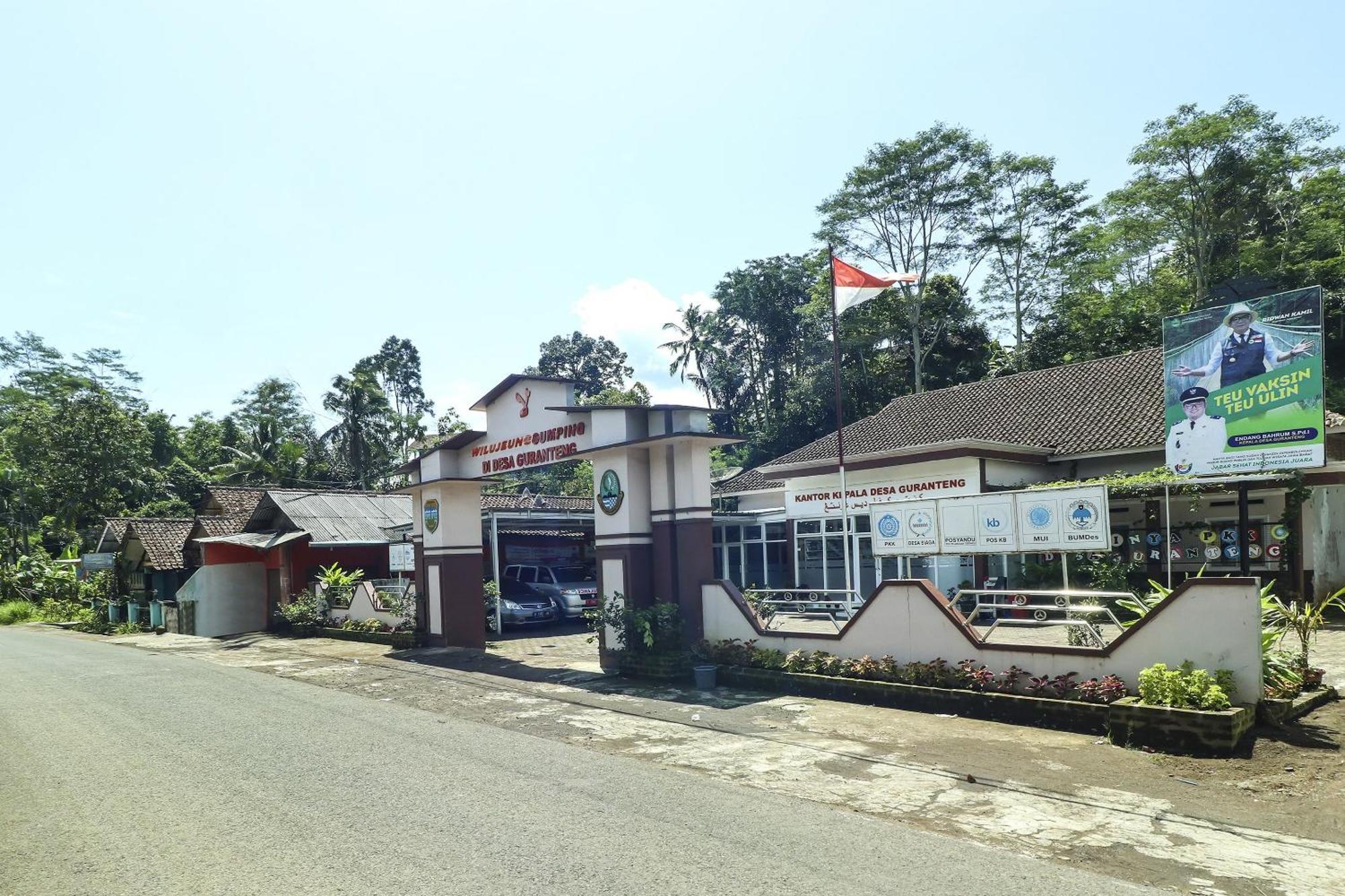 Oyo Homes 90956 Desa Wisata Guranteng Pendjalu Luaran gambar